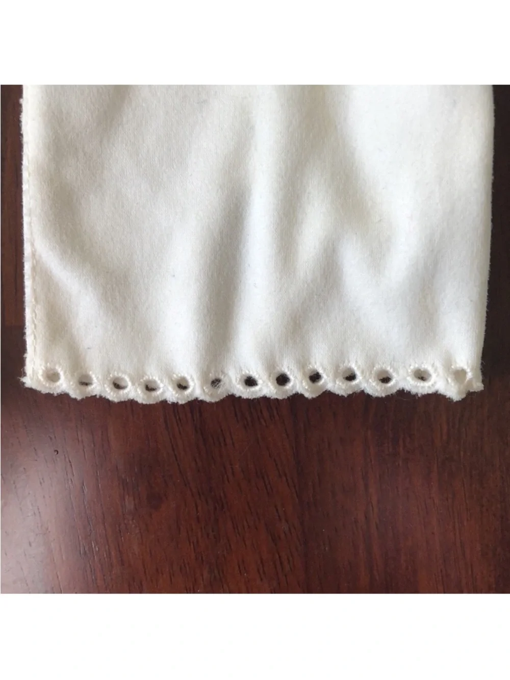 Aris of Paris Vintage Cream Scalloped Cuff Gloves Size 7
